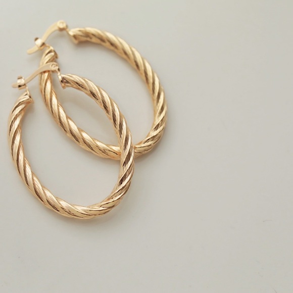 Nolita Hoops | 18k Gold Filled - Picture 3 of 6